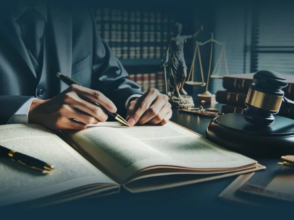 نظرة على القوانين الضريبية للشركات: دليلك لفهم وإدارة الضرائب
